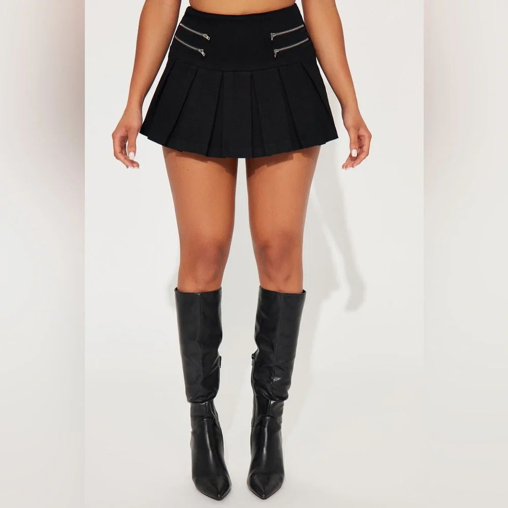 Janessa Pleated Mini Skort - Black - Picture 2 of 10